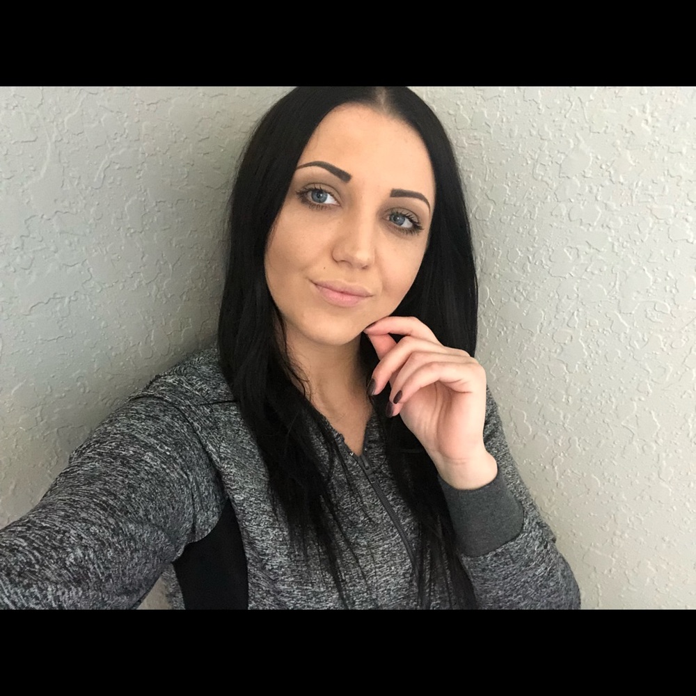 Meet your Posher, Vivian